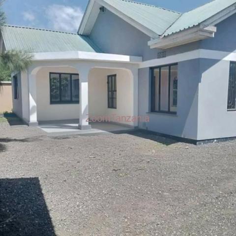 3BEDROOM HOUSE FOR RENT AT KWA MROMBOO, ARUSHA - 3/5