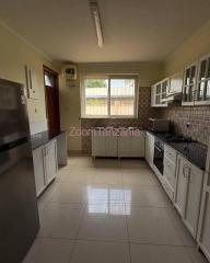 4bdrm villa house for rent oyster bay