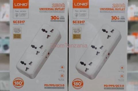 UNIVERSAL OUTLET ROTATABLE PLUG POWER SOCKET 30W