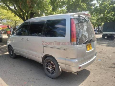 Toyota Noah Sr40 - 4/5