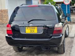 Toyota Kluger Nzuri