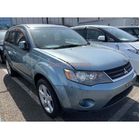 Mitsubishi Outlander - 1/4