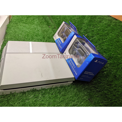 Brand new sealed ps4 fat - 3/4