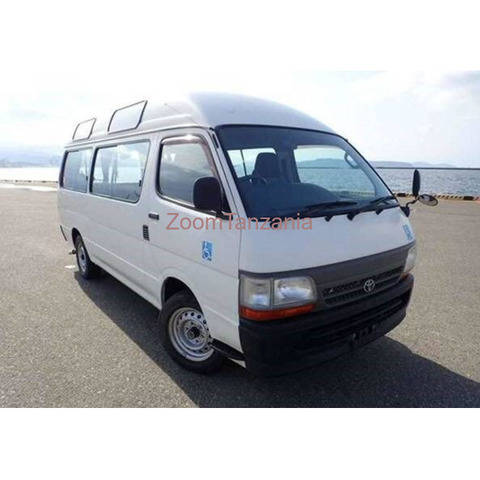 Toyota Hiace - 1/4