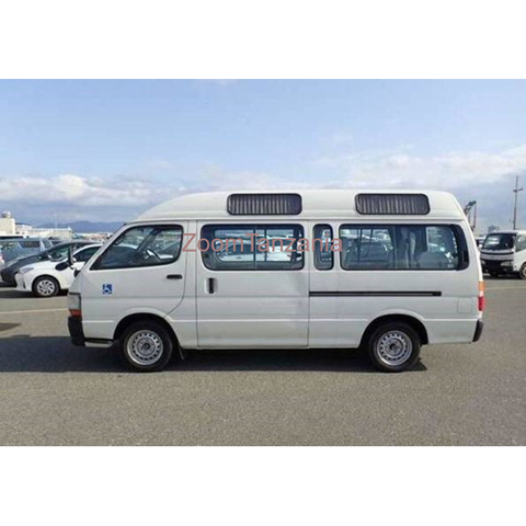 Toyota Hiace - 3/4