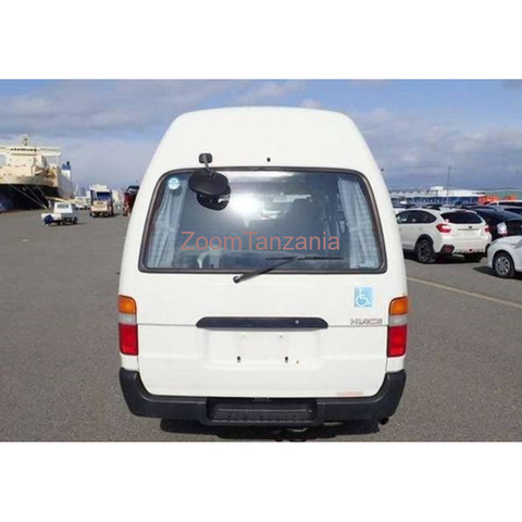 Toyota Hiace - 4/4