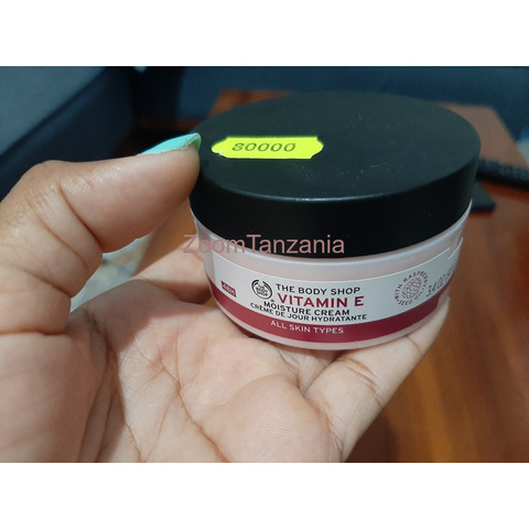 VITAMIN E MOISTURE CREAM (BODYSHOP)