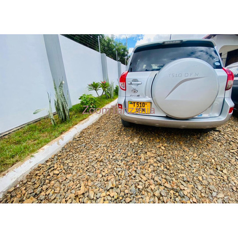 Toyota Rav 4 for sale in good condition - 3/4