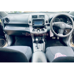Toyota Rav 4 for sale in good condition - 4