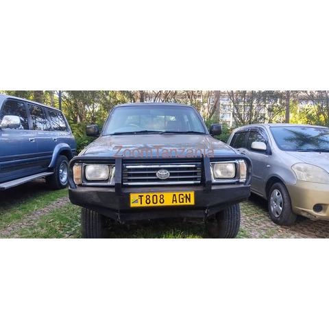 TOYOTA HILUX DOUBLE CABIN 2.8L - 1/4