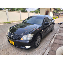 New Toyota 2006 Crown Available