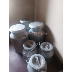 Stainless steel containers for keeping milk