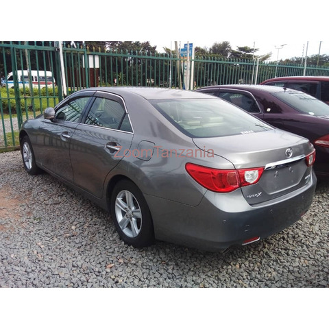 Toyota Mark X 2010 - 2/4