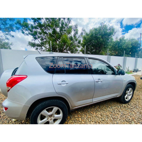 TOYOTA RAV 4 2006 FOR SALE - 2/2