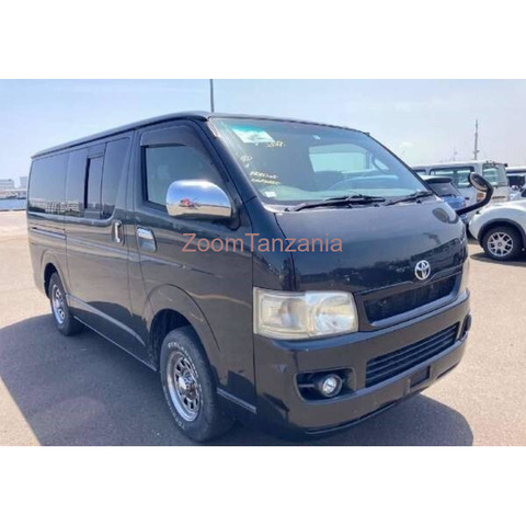 Toyota Hiace Van - 1/4