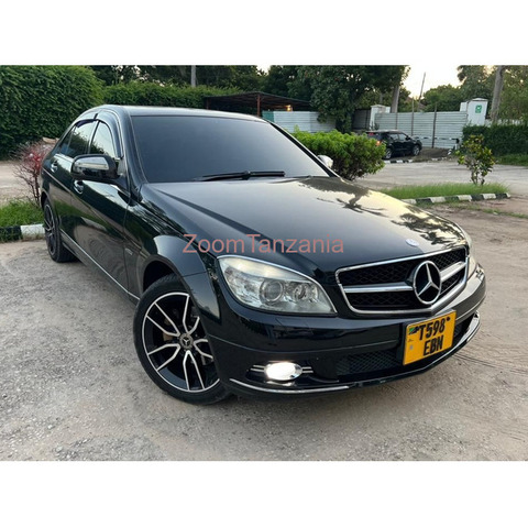 Mercedes Benz C-Class - 1/4