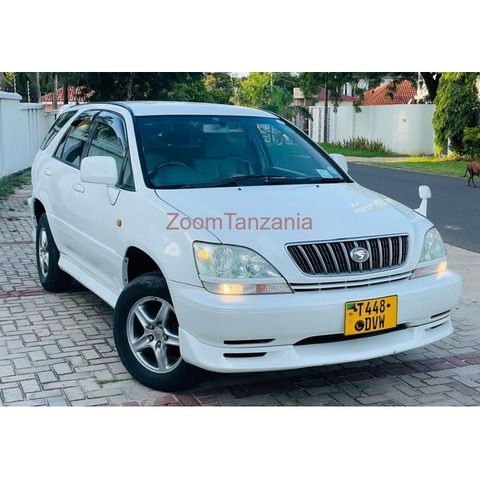 TOYOTA HARRIER  OLD - 2/4