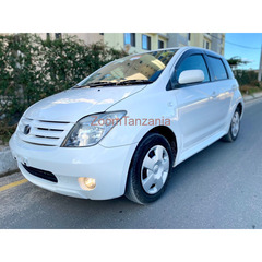 Toyota IST 2005 1290cc - 3