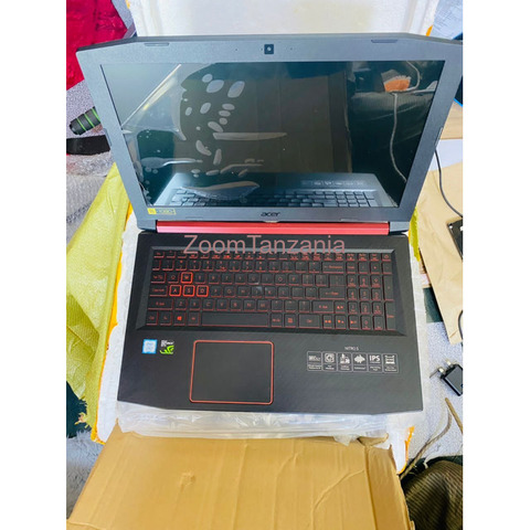 Acer NITRO 5 - 1/4