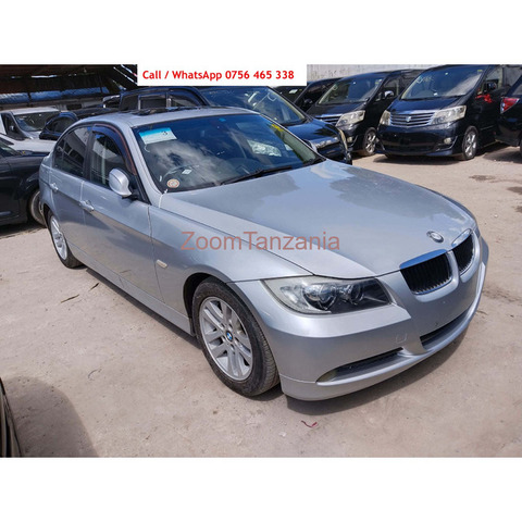 BMW 320I Model 2010, Push Start, Sunroof Call / WhatsApp 0756465338 - 1/4