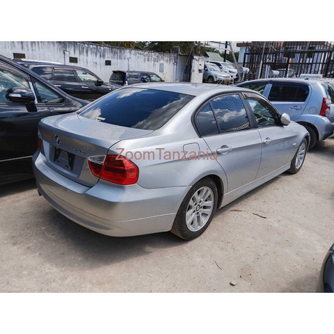 BMW 320I Model 2010, Push Start, Sunroof Call / WhatsApp 0756465338 - 2/4