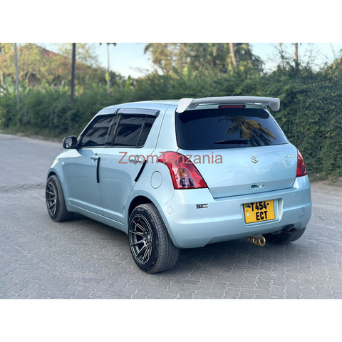 Suzuki swift sport 2010 - 2/4