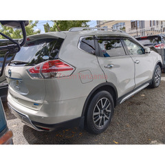 Nissan X-trail 2015 New Model, Color Brown, Engine 2000cc, Call / WhatsApp 0756 465 338 - 2