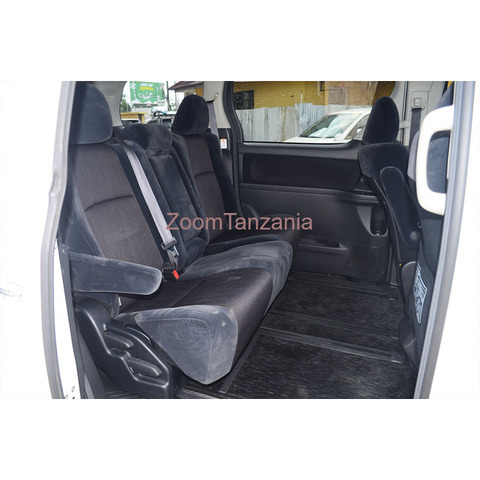 Toyota Vellfire 2008 - 4/4