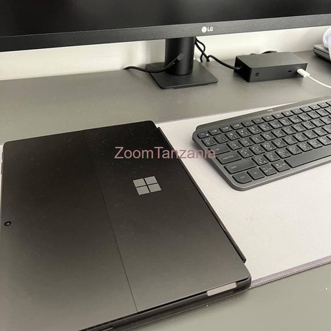 Microsoft Surface 9 Pro - 2/3