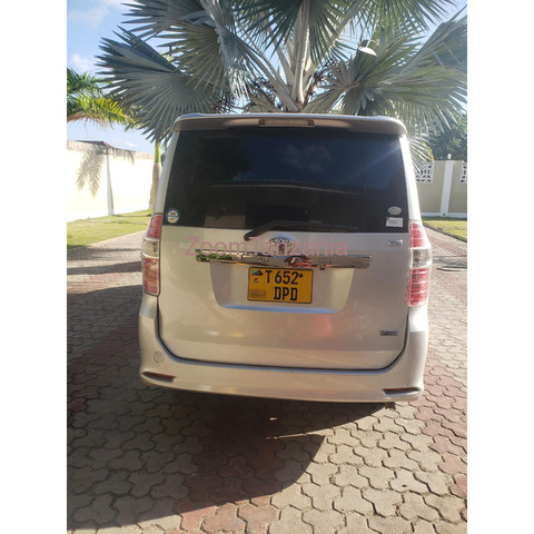 TOYOTA NOAH WITH START ENGINE BUTTON  FOR SALE - 2/4