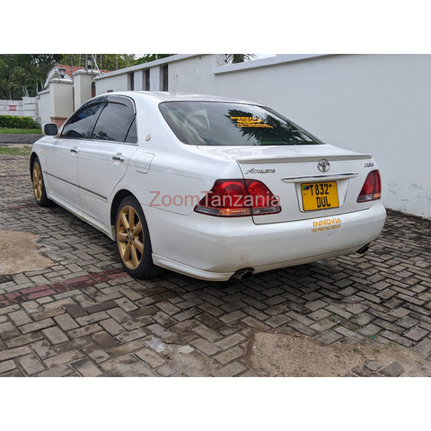 Toyota crown Athletic - 4/4