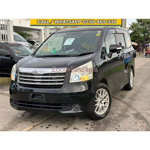 Toyota Noah 2008 Model, Power Door, - 1/4