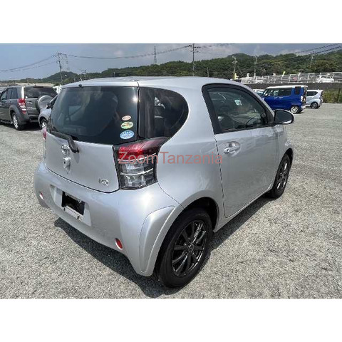 TOYOTA IQ - 3/4