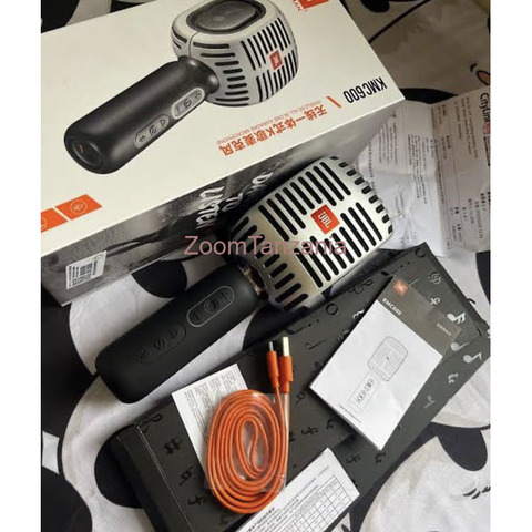 JBL KMC 600 All in One Wirelees Karaoke Microphone