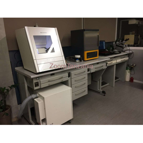 Roland DWX-52D 5-Axis Dental Milling Machine