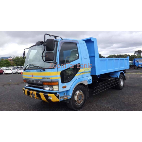 MITSUBISHI FUSO FIGHTER - 1/4