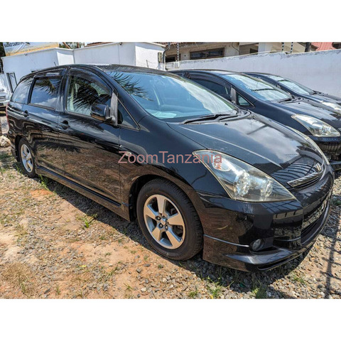 Toyota Wish 2003 - 1/4