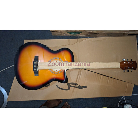 Electric acoustic guitar - 1/4