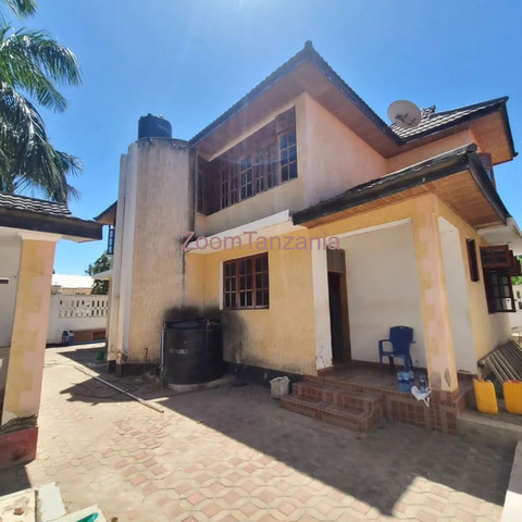 HOUSE FOR RENT AT MBEZIBEACH CHIN - 1/4