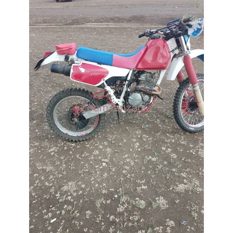 Used Yamaha Motorbike - 1/3