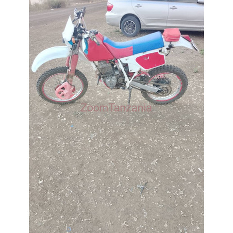 Used Yamaha Motorbike - 2/3