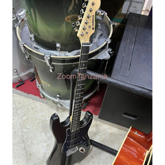 Yamaha Solo Guitar - 1