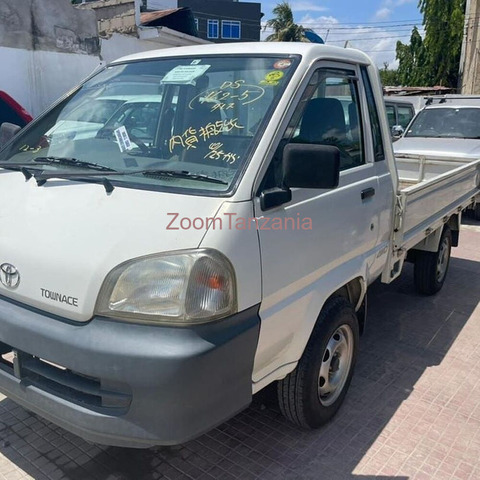 Town Hiace Zimewasili