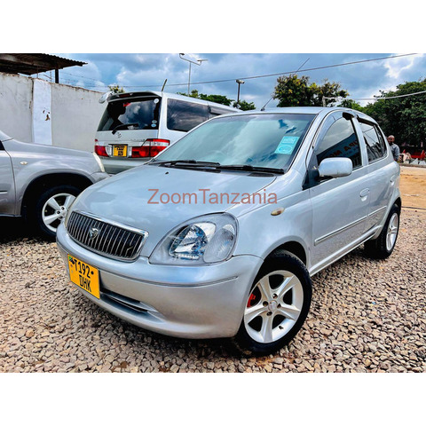 Toyota vitz - 2/2