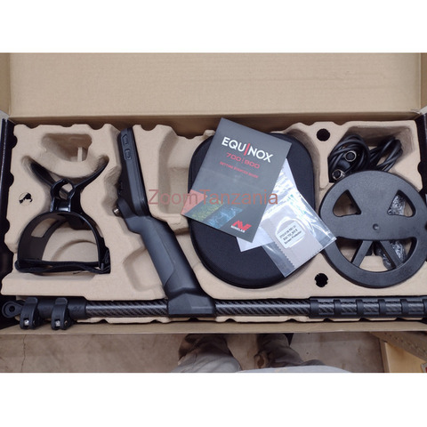 New Minelab Equinox 800 Metal Detector