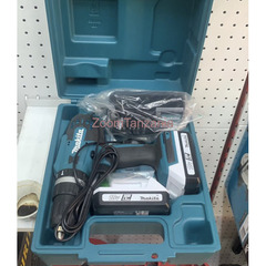 Makita Cordless Drill With 2 batteries & Case