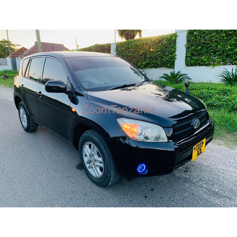 Toyota Rav4 - 1/4