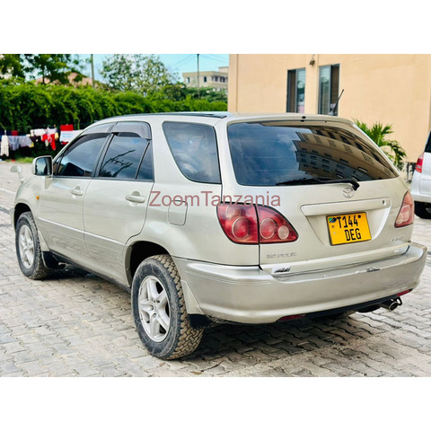 Toyota Harrier - 4/4