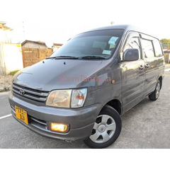 Toyota noah sr40 - 2