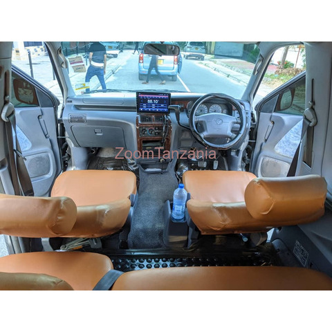 Toyota noah sr40 - 3/4